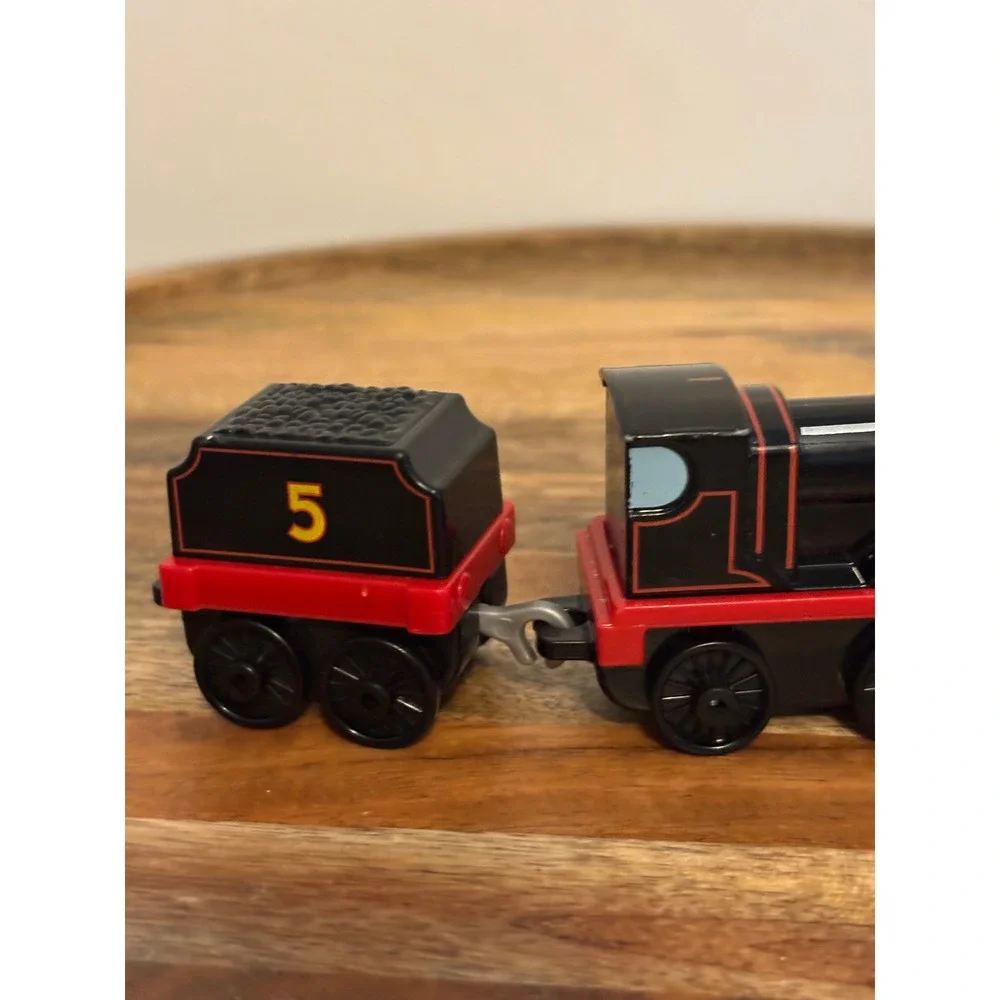 Thomas & Friends Adventures James Engine Black Red No 5 GHK69 Diecast Metal Toy